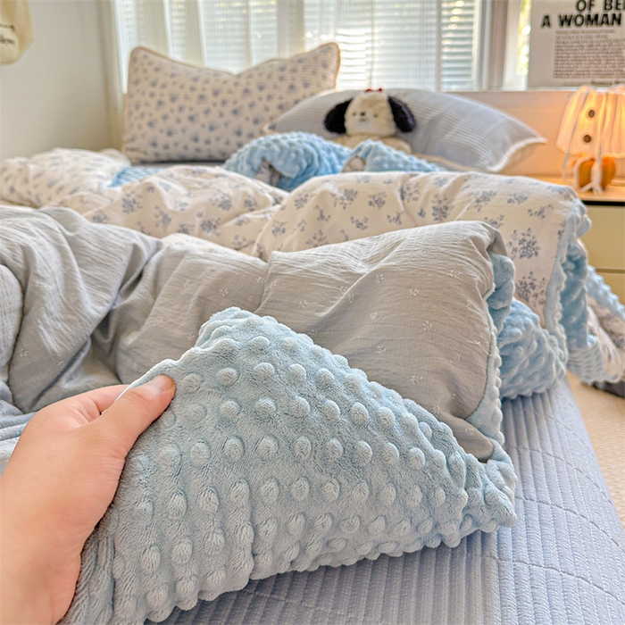 91家纺网 家纺一手货源 找家纺 小叮当家纺仓储工厂店 买家秀 爆款花型2025新款床盖豆豆被套春秋被套冬被云感超软木棉被子被芯 豆豆被-蓝黛