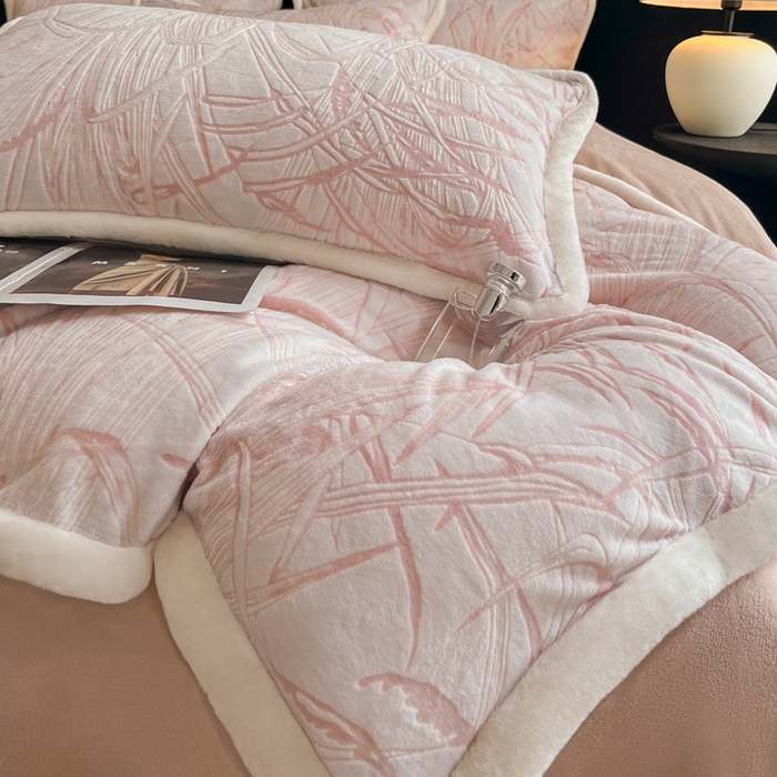 91家纺网 家纺一手货源 找家纺 （总）极简 2025新款立体雕花牛奶绒四件套系列