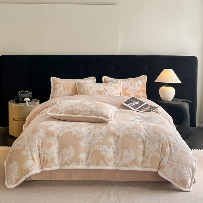 91家纺网 家纺一手货源 找家纺 极简 2025新款立体雕花牛奶绒四件套系列 丽塔-黄