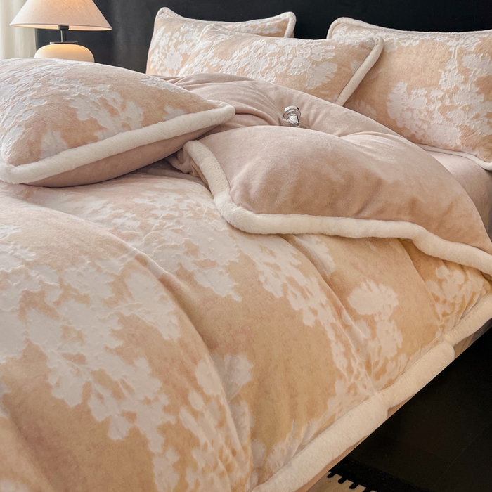 91家纺网 家纺一手货源 找家纺 极简 2025新款立体雕花牛奶绒四件套系列 丽塔-黄