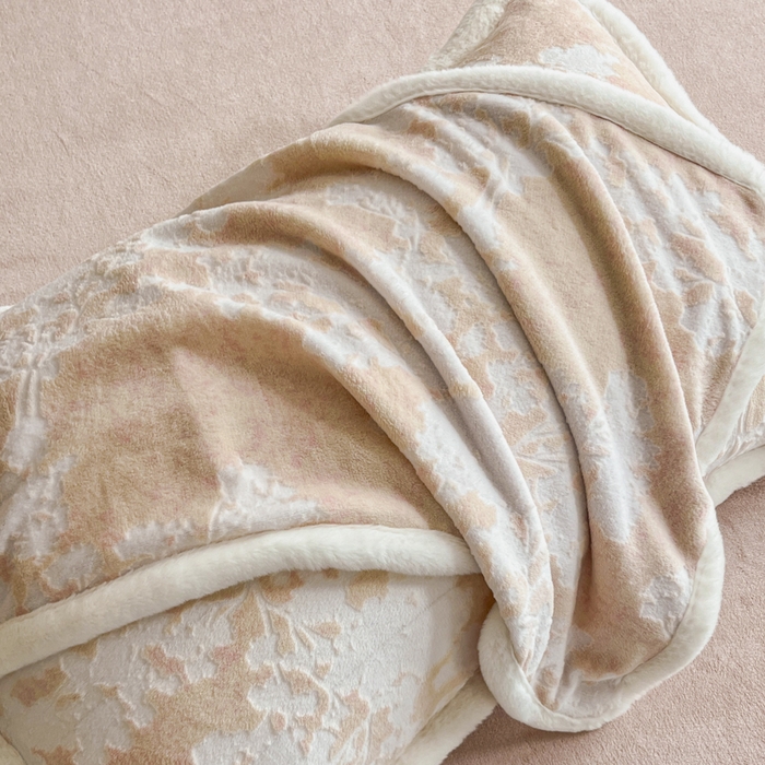 91家纺网 家纺一手货源 找家纺 极简 2025新款立体雕花牛奶绒四件套系列 丽塔-黄