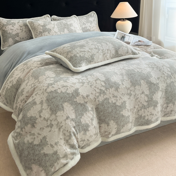 91家纺网 家纺一手货源 找家纺 极简 2025新款立体雕花牛奶绒四件套系列 丽塔-灰