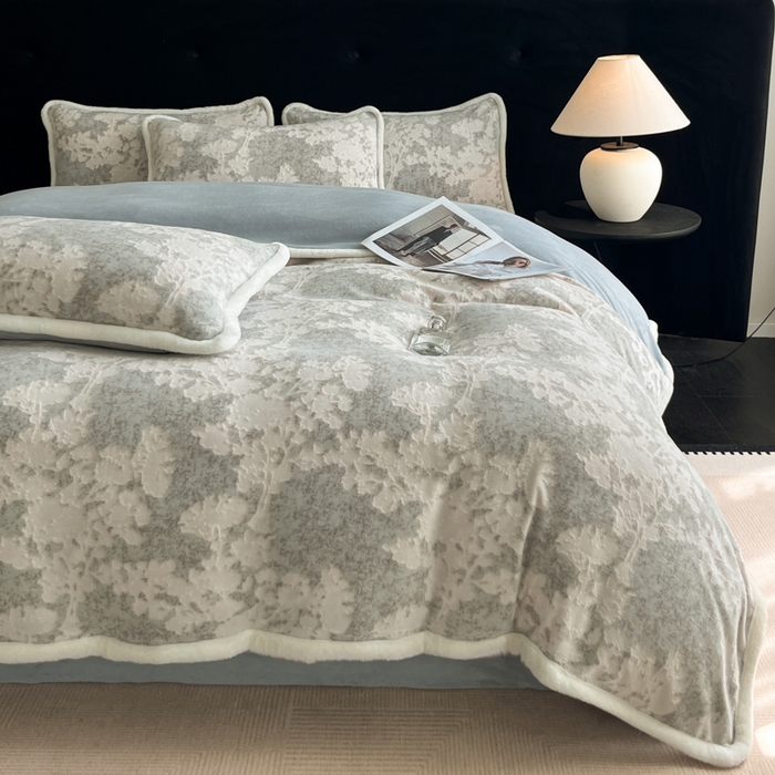 91家纺网 家纺一手货源 找家纺 极简 2025新款立体雕花牛奶绒四件套系列 丽塔-灰