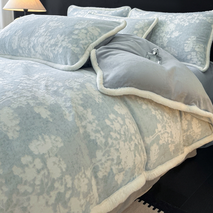 91家纺网 家纺一手货源 找家纺 极简 2025新款立体雕花牛奶绒四件套系列 丽塔-蓝