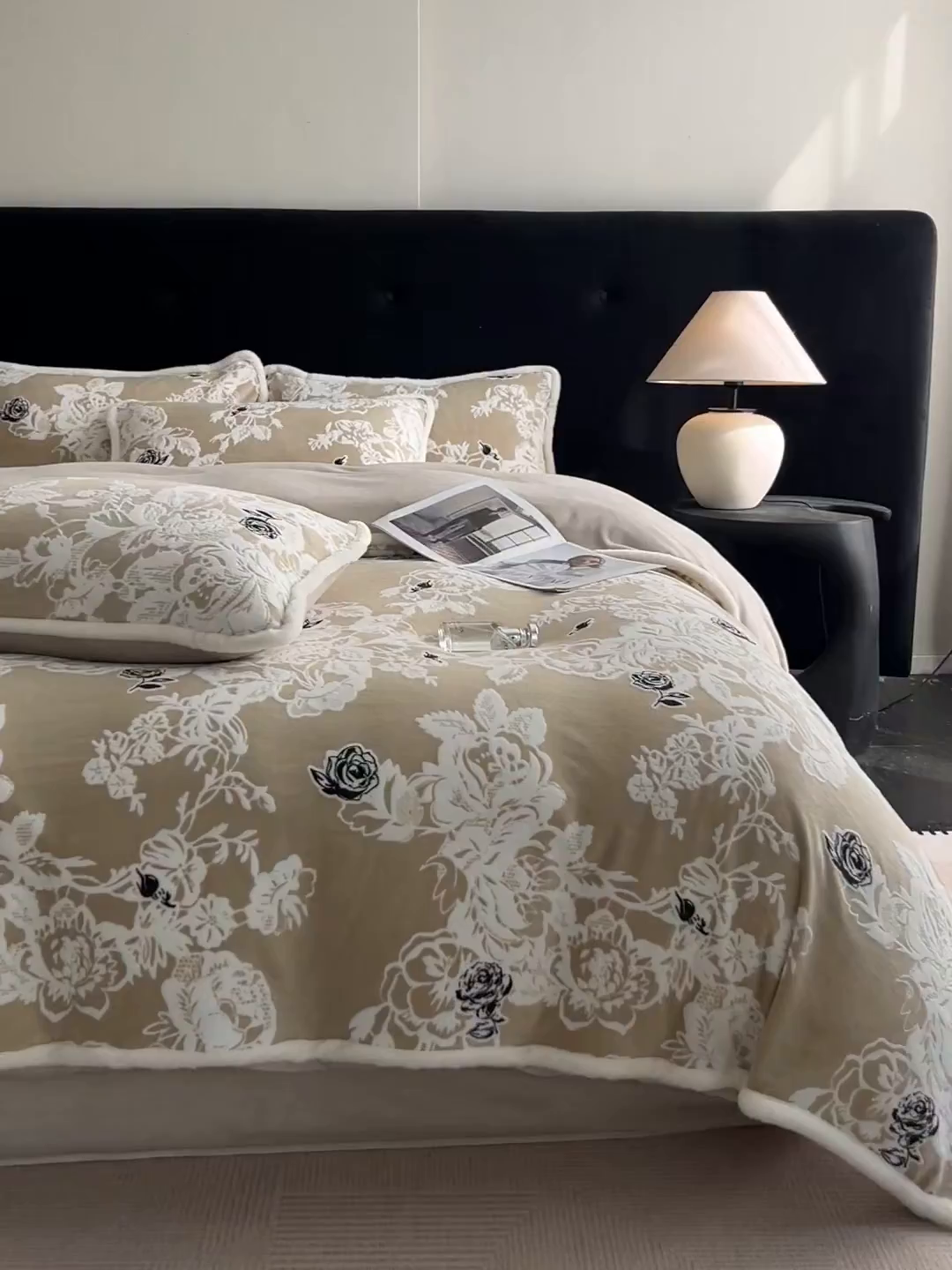 91家纺网 家纺一手货源 找家纺 极简 2025新款立体雕花牛奶绒四件套系列 罗赛拉-黄