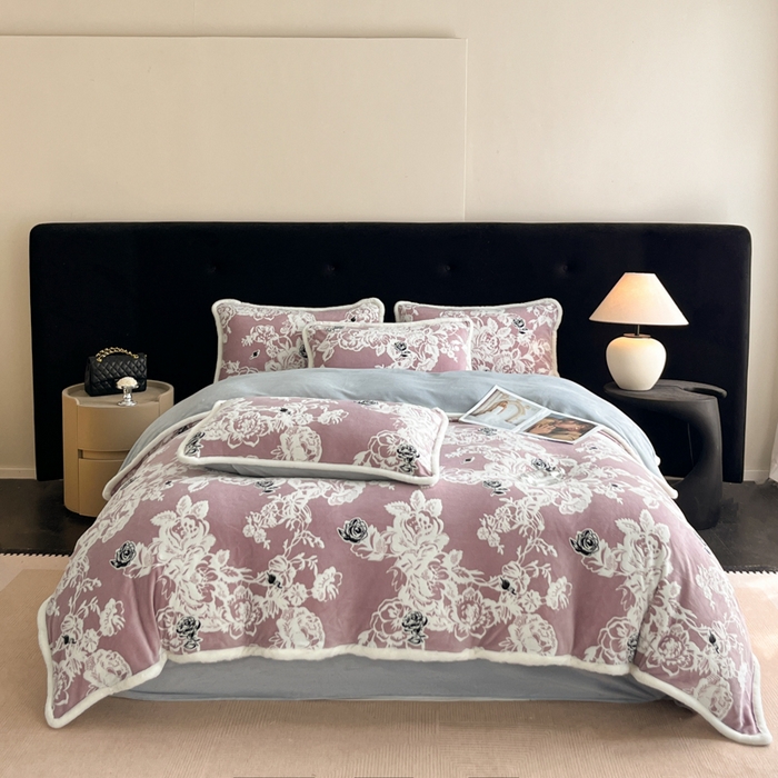 91家纺网 家纺一手货源 找家纺 极简 2025新款立体雕花牛奶绒四件套系列 罗赛拉-紫