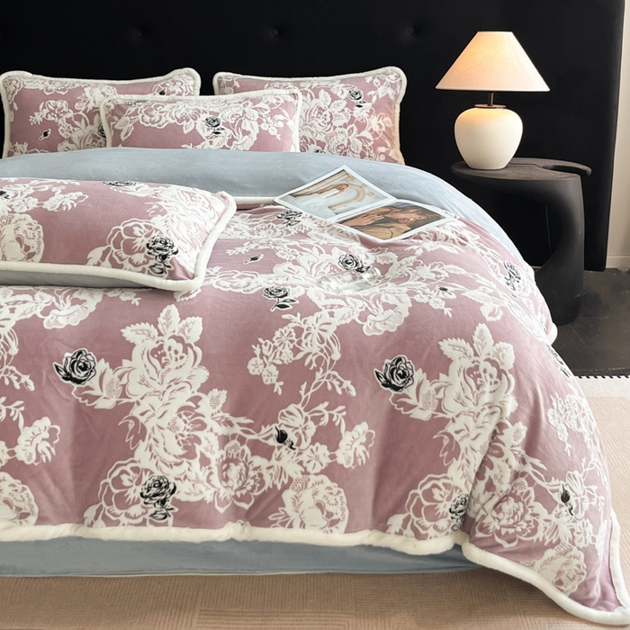 91家纺网 家纺一手货源 找家纺 极简 2025新款立体雕花牛奶绒四件套系列 罗赛拉-紫