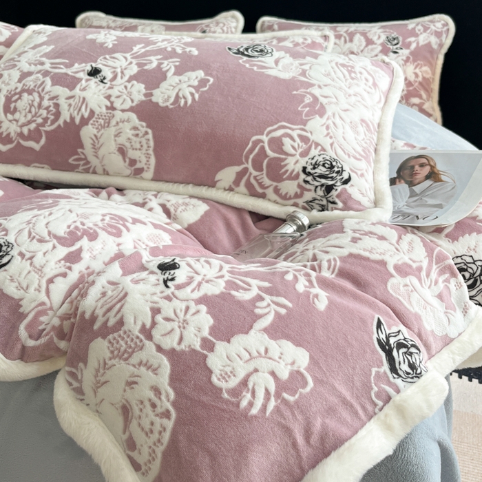 91家纺网 家纺一手货源 找家纺 极简 2025新款立体雕花牛奶绒四件套系列 罗赛拉-紫