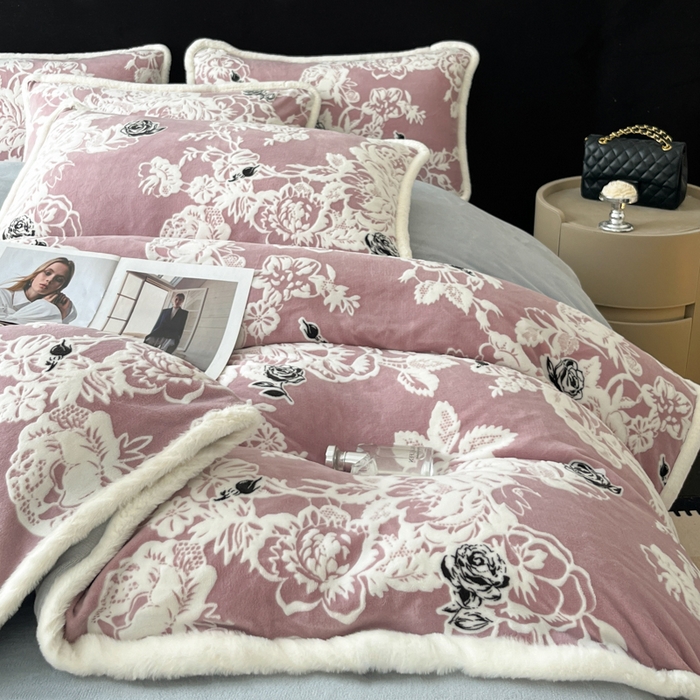 91家纺网 家纺一手货源 找家纺 极简 2025新款立体雕花牛奶绒四件套系列 罗赛拉-紫