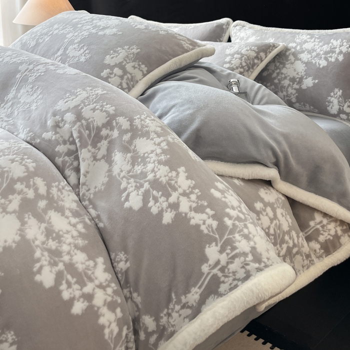 91家纺网 家纺一手货源 找家纺 极简 2025新款立体雕花牛奶绒四件套系列 米菲娜-灰
