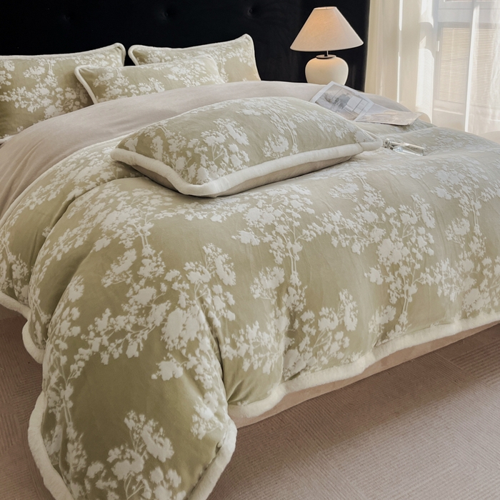 91家纺网 家纺一手货源 找家纺 极简 2025新款立体雕花牛奶绒四件套系列 米菲娜-绿