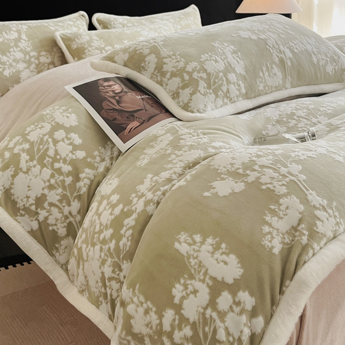 91家纺网 家纺一手货源 找家纺 极简 2025新款立体雕花牛奶绒四件套系列 米菲娜-绿