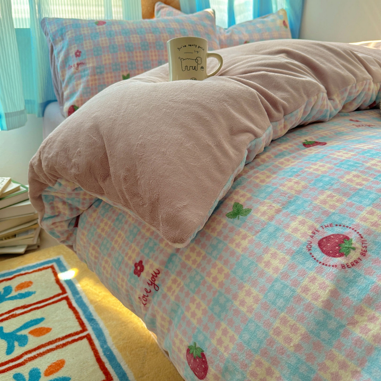 91家纺网 家纺一手货源 找家纺 小叮当家纺仓储工厂店 买家秀 爆款花型2025新款小清新180克跑量款牛奶绒单被套 被套单件 草莓星星