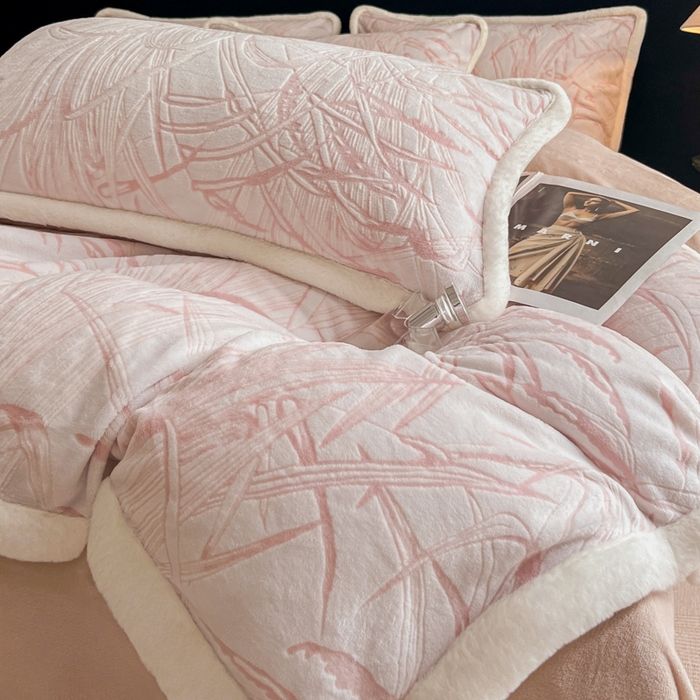 91家纺网 家纺一手货源 找家纺 极简 2025新款立体雕花牛奶绒四件套系列 普罗旺斯-粉