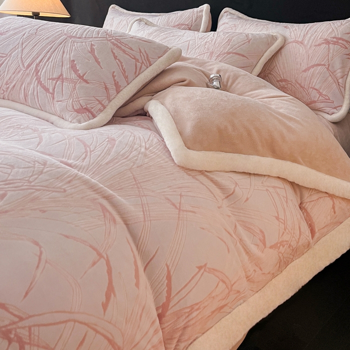 91家纺网 家纺一手货源 找家纺 极简 2025新款立体雕花牛奶绒四件套系列 普罗旺斯-粉