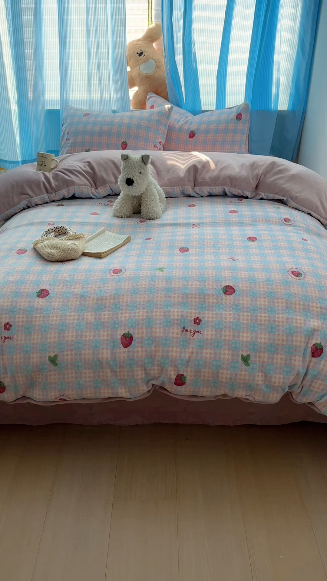 91家纺网 家纺一手货源 找家纺 小叮当家纺仓储工厂店 买家秀 爆款花型2025新款小清新180克跑量款牛奶绒单被套 被套单件 草莓星星