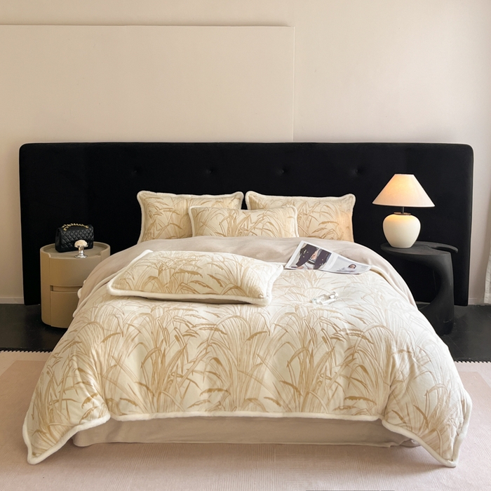 91家纺网 家纺一手货源 找家纺 极简 2025新款立体雕花牛奶绒四件套系列 普罗旺斯-黄