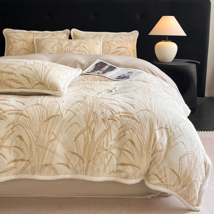 91家纺网 家纺一手货源 找家纺 极简 2025新款立体雕花牛奶绒四件套系列 普罗旺斯-黄