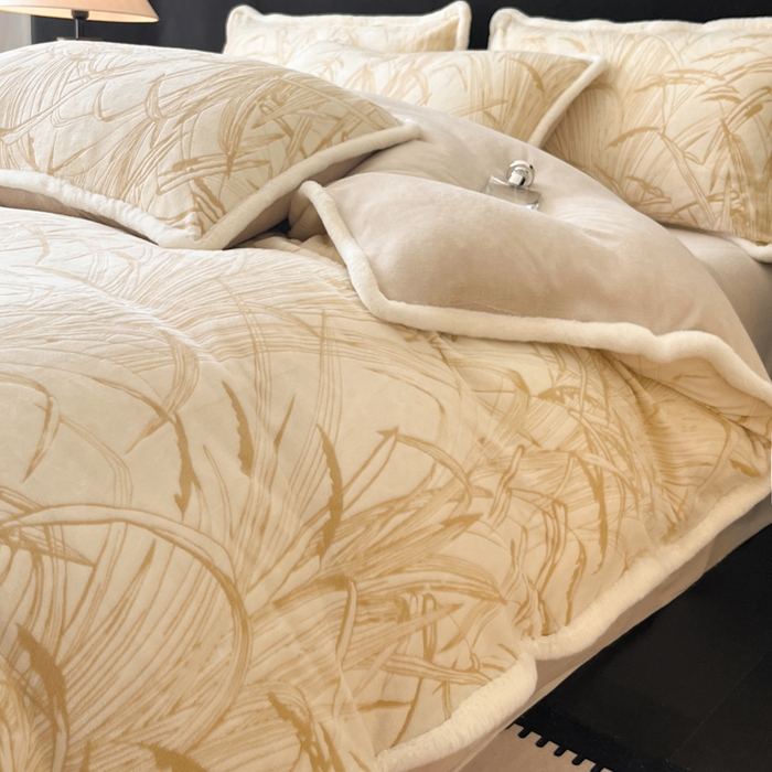 91家纺网 家纺一手货源 找家纺 极简 2025新款立体雕花牛奶绒四件套系列 普罗旺斯-黄