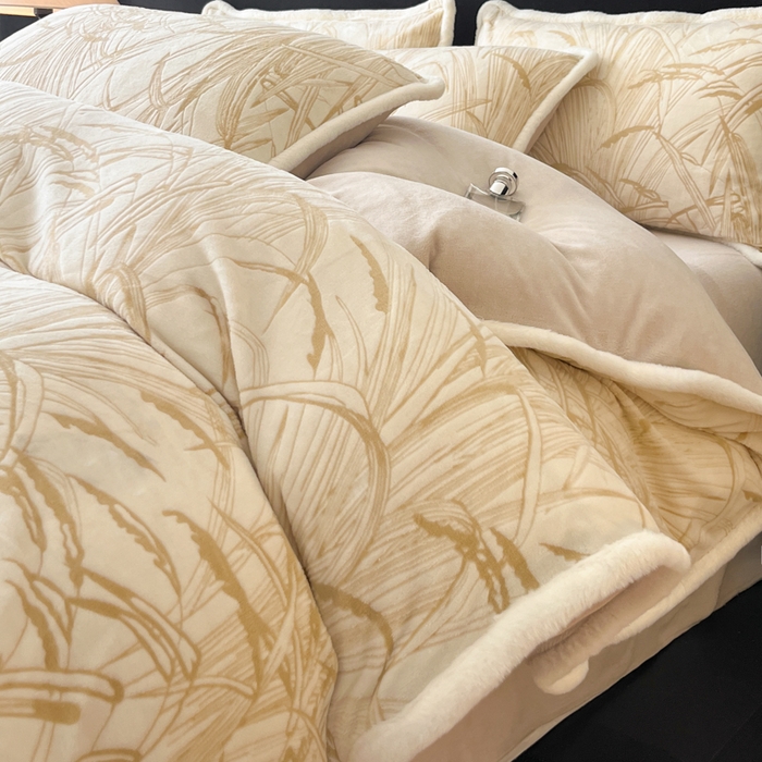 91家纺网 家纺一手货源 找家纺 极简 2025新款立体雕花牛奶绒四件套系列 普罗旺斯-黄