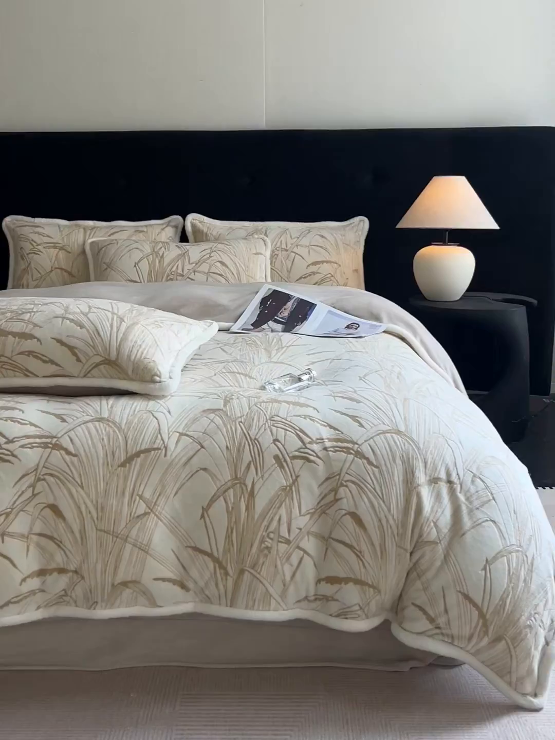 91家纺网 家纺一手货源 找家纺 极简 2025新款立体雕花牛奶绒四件套系列 普罗旺斯-黄