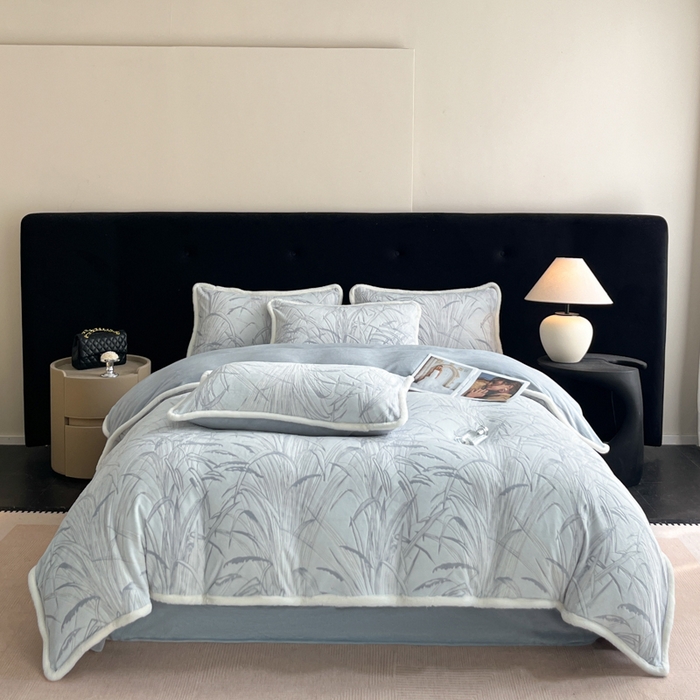 91家纺网 家纺一手货源 找家纺 极简 2025新款立体雕花牛奶绒四件套系列 普罗旺斯-蓝