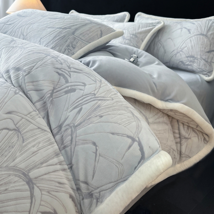 91家纺网 家纺一手货源 找家纺 极简 2025新款立体雕花牛奶绒四件套系列 普罗旺斯-蓝