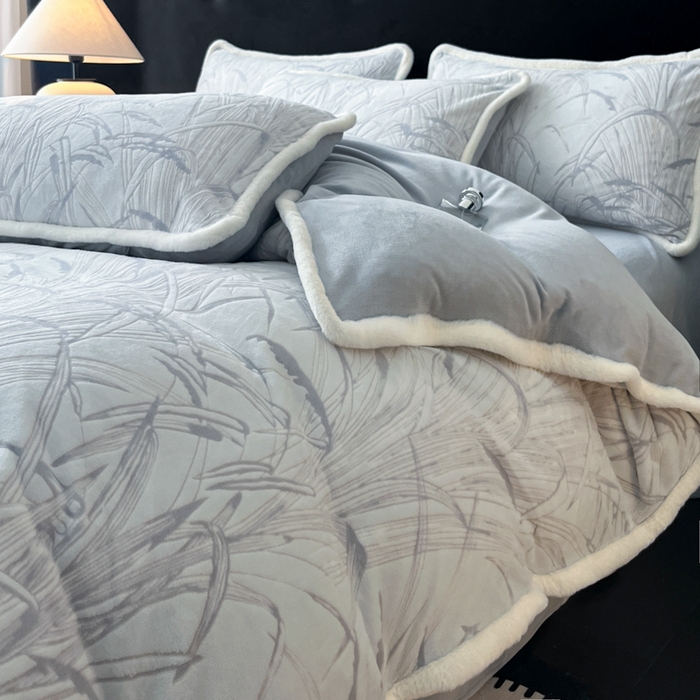 91家纺网 家纺一手货源 找家纺 极简 2025新款立体雕花牛奶绒四件套系列 普罗旺斯-蓝