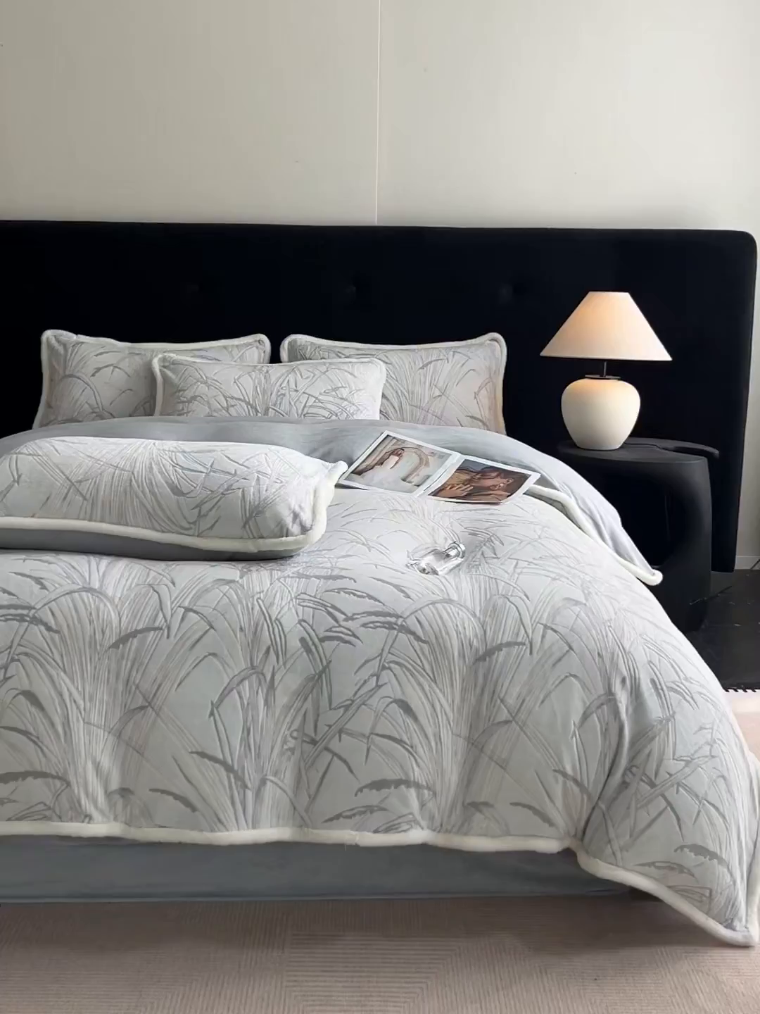 91家纺网 家纺一手货源 找家纺 极简 2025新款立体雕花牛奶绒四件套系列 普罗旺斯-蓝