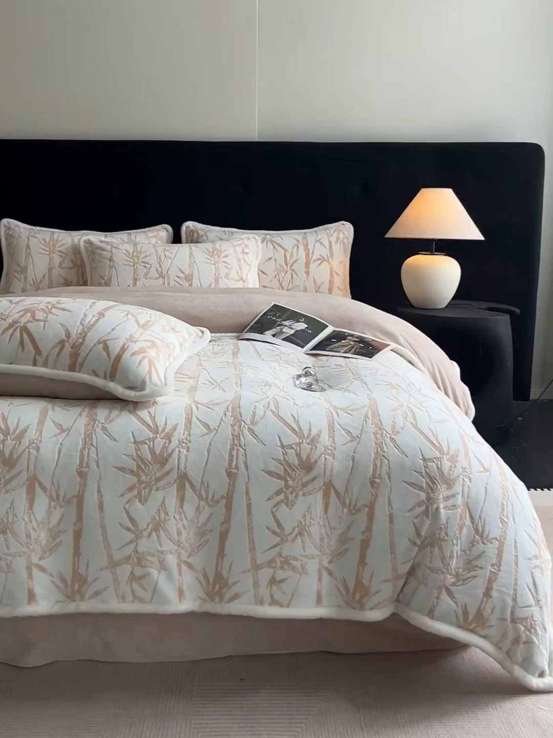 91家纺网 家纺一手货源 找家纺 极简 2025新款立体雕花牛奶绒四件套系列 赛诺斯-暖棕