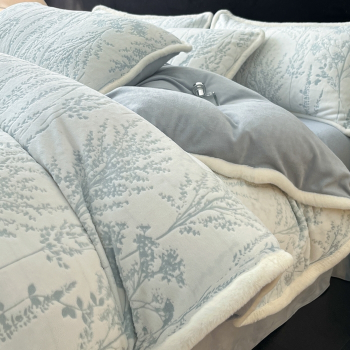 91家纺网 家纺一手货源 找家纺 极简 2025新款立体雕花牛奶绒四件套系列 瑟琳娜-蓝