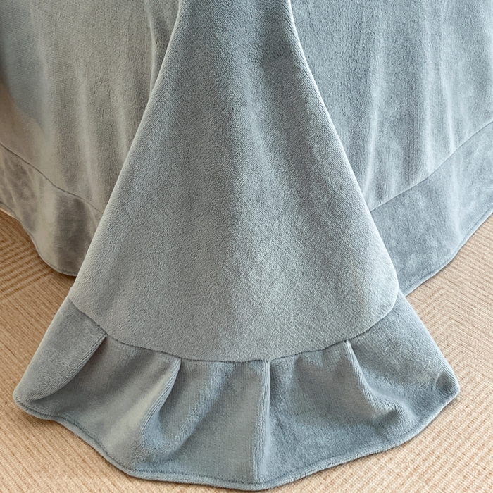 91家纺网 家纺一手货源 找家纺 极简 2025新款立体雕花牛奶绒四件套系列 瑟琳娜-蓝