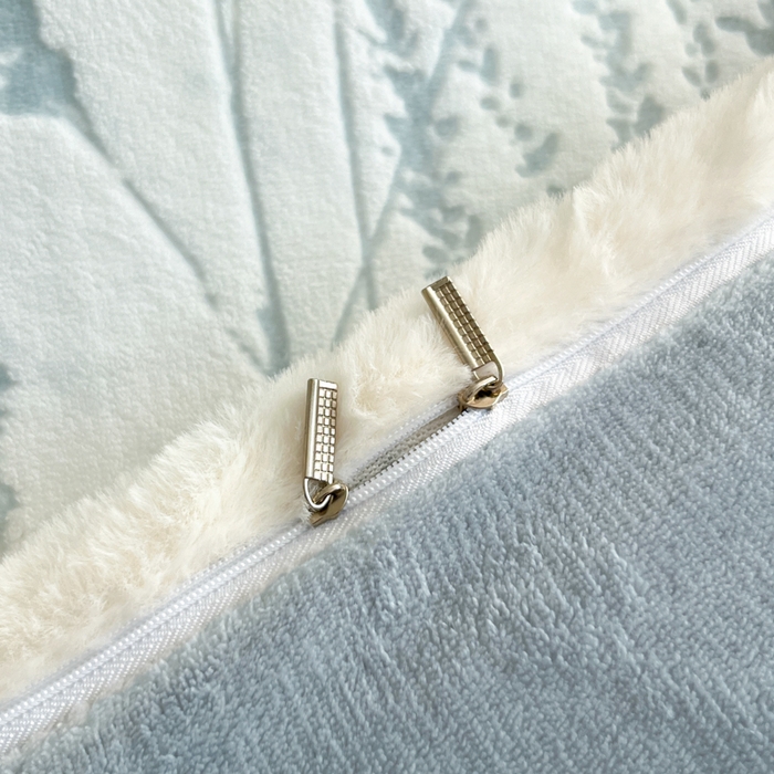 91家纺网 家纺一手货源 找家纺 极简 2025新款立体雕花牛奶绒四件套系列 瑟琳娜-蓝