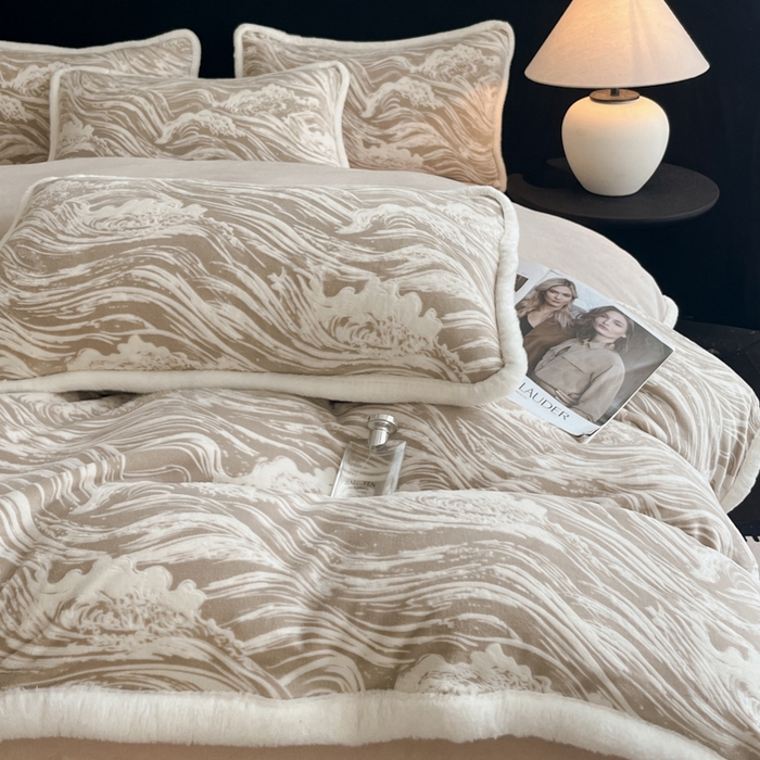 91家纺网 家纺一手货源 找家纺 极简 2025新款立体雕花牛奶绒四件套系列 托斯卡纳-棕