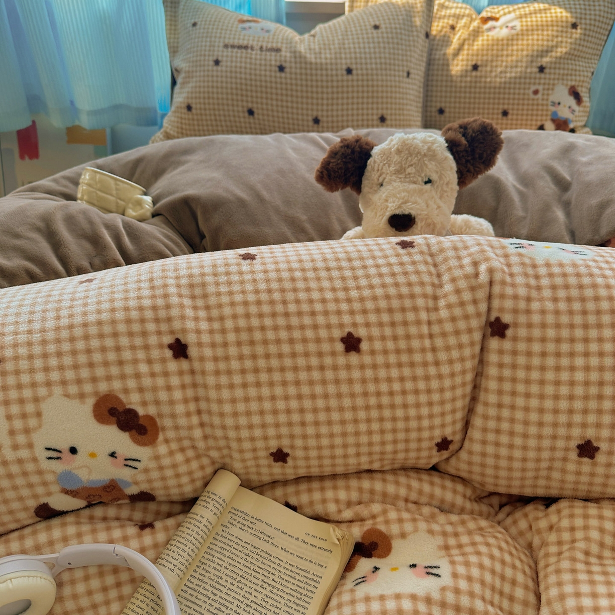 91家纺网 家纺一手货源 找家纺 小叮当家纺仓储工厂店 买家秀 爆款花型2025新款小清新180克跑量款牛奶绒单被套 被套单件 咖星小猫