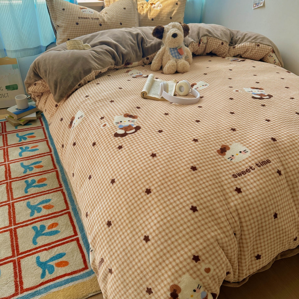 91家纺网 家纺一手货源 找家纺 小叮当家纺仓储工厂店 买家秀 爆款花型2025新款小清新180克跑量款牛奶绒单被套 被套单件 咖星小猫