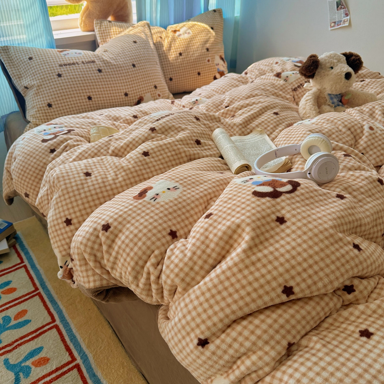 91家纺网 家纺一手货源 找家纺 小叮当家纺仓储工厂店 买家秀 爆款花型2025新款小清新180克跑量款牛奶绒单被套 被套单件 咖星小猫