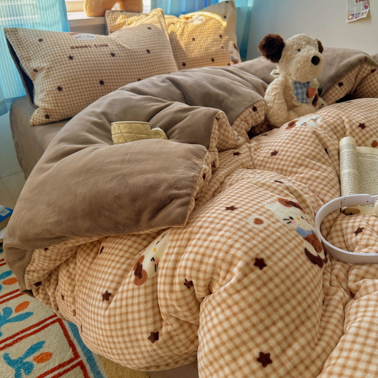 91家纺网 家纺一手货源 找家纺 小叮当家纺仓储工厂店 买家秀 爆款花型2025新款小清新180克跑量款牛奶绒单被套 被套单件 咖星小猫