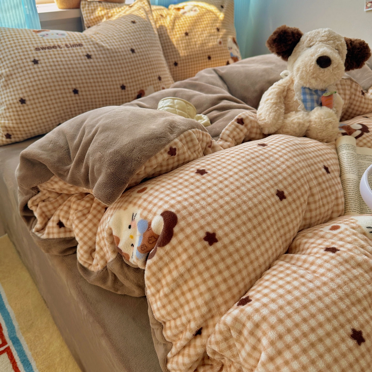 91家纺网 家纺一手货源 找家纺 小叮当家纺仓储工厂店 买家秀 爆款花型2025新款小清新180克跑量款牛奶绒单被套 被套单件 咖星小猫