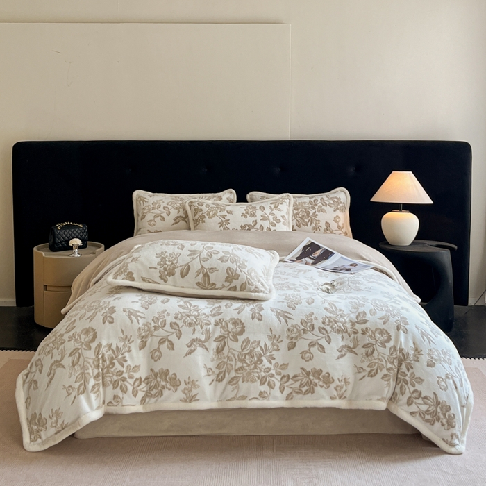 91家纺网 家纺一手货源 找家纺 极简 2025新款立体雕花牛奶绒四件套系列 瓦伦蒂亚-浅咖