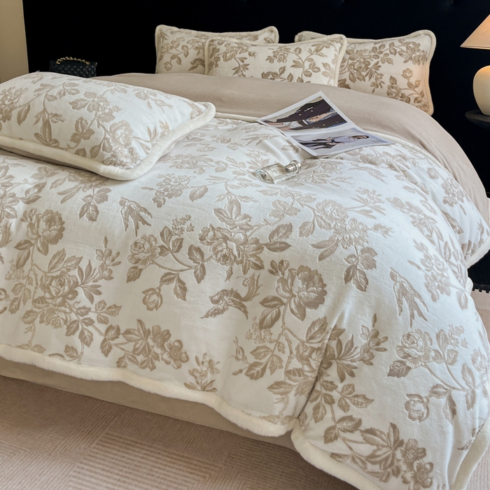 91家纺网 家纺一手货源 找家纺 极简 2025新款立体雕花牛奶绒四件套系列 瓦伦蒂亚-浅咖