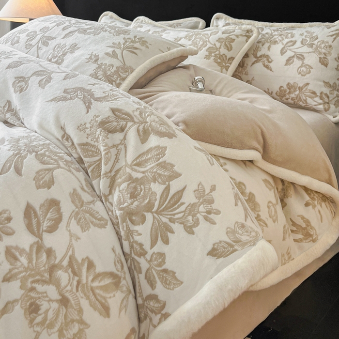 91家纺网 家纺一手货源 找家纺 极简 2025新款立体雕花牛奶绒四件套系列 瓦伦蒂亚-浅咖