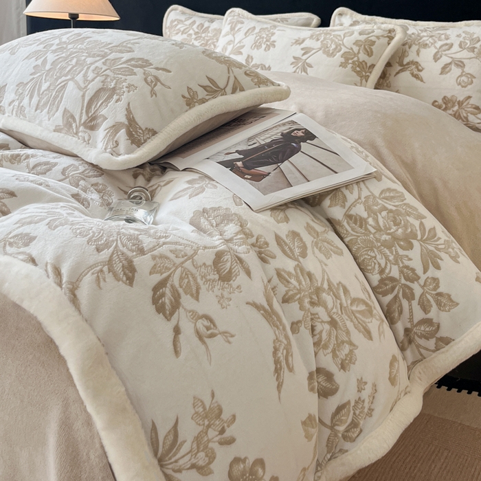 91家纺网 家纺一手货源 找家纺 极简 2025新款立体雕花牛奶绒四件套系列 瓦伦蒂亚-浅咖