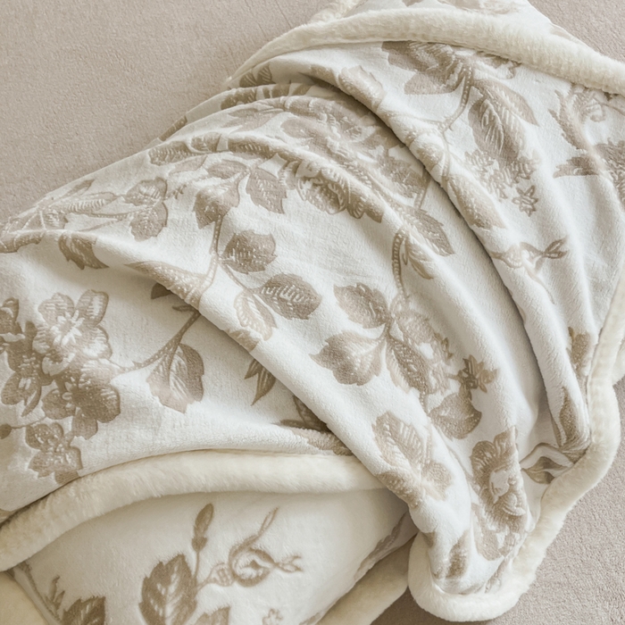 91家纺网 家纺一手货源 找家纺 极简 2025新款立体雕花牛奶绒四件套系列 瓦伦蒂亚-浅咖