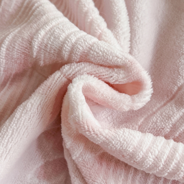 91家纺网 家纺一手货源 找家纺 极简 2025新款立体雕花牛奶绒四件套系列 伊贝尔-粉