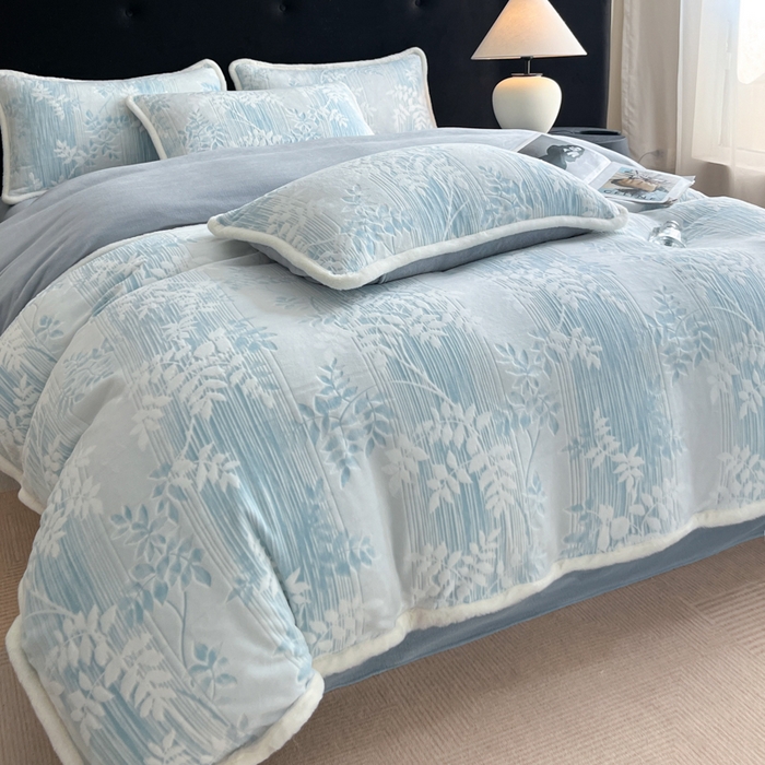 91家纺网 家纺一手货源 找家纺 极简 2025新款立体雕花牛奶绒四件套系列 伊贝尔-蓝