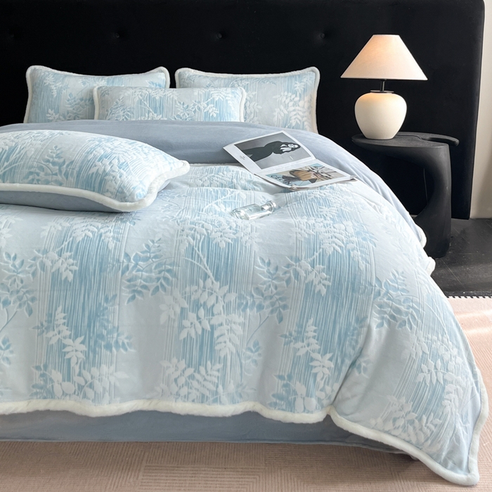 91家纺网 家纺一手货源 找家纺 极简 2025新款立体雕花牛奶绒四件套系列 伊贝尔-蓝