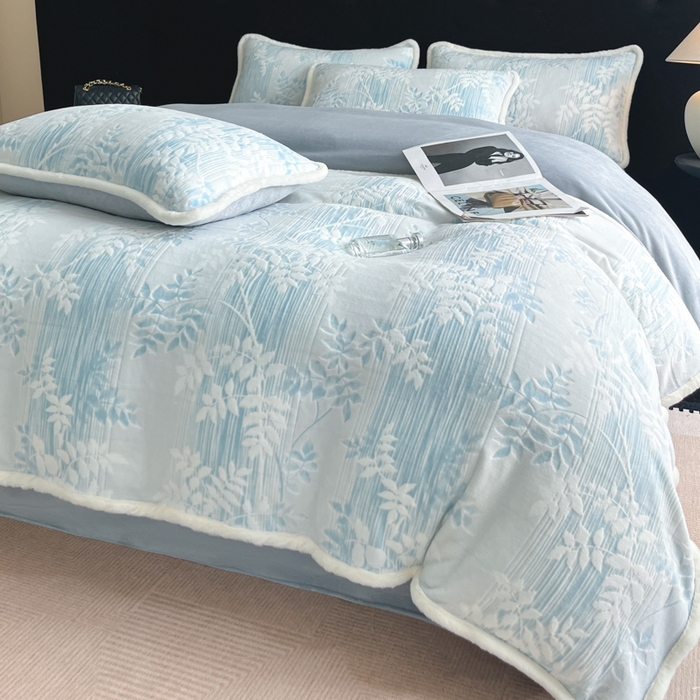 91家纺网 家纺一手货源 找家纺 极简 2025新款立体雕花牛奶绒四件套系列 伊贝尔-蓝