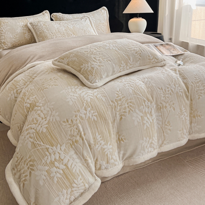 91家纺网 家纺一手货源 找家纺 极简 2025新款立体雕花牛奶绒四件套系列 伊贝尔-浅咖