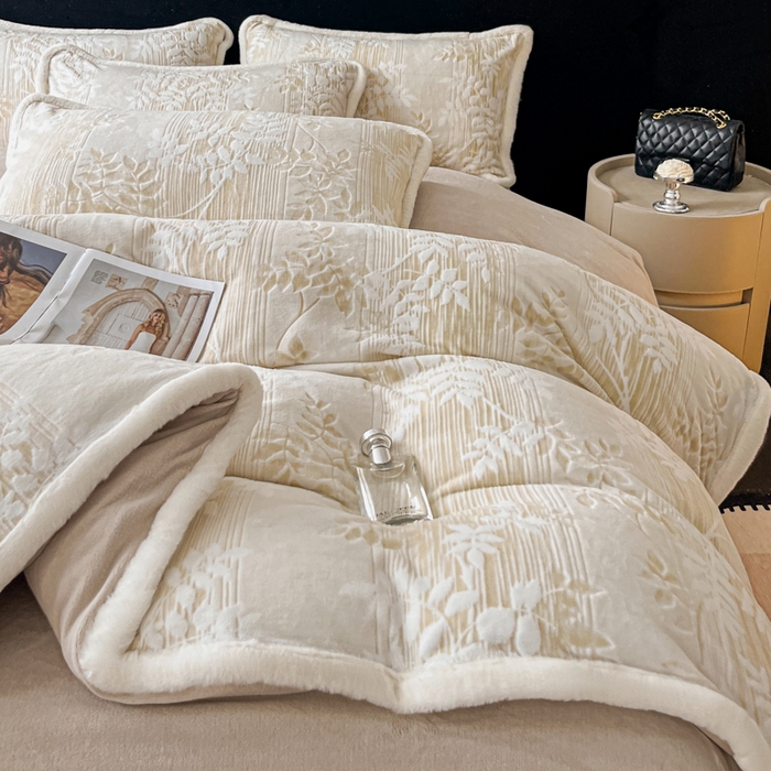 91家纺网 家纺一手货源 找家纺 极简 2025新款立体雕花牛奶绒四件套系列 伊贝尔-浅咖